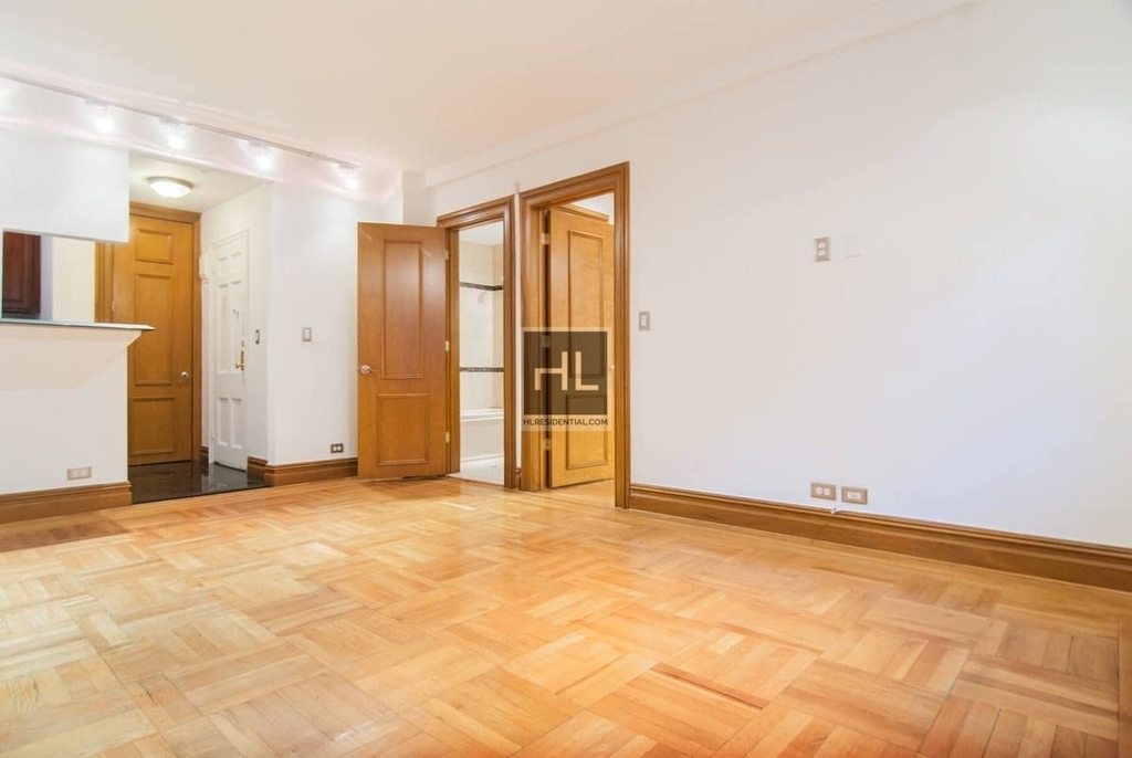 West 58th Street - Photo 1