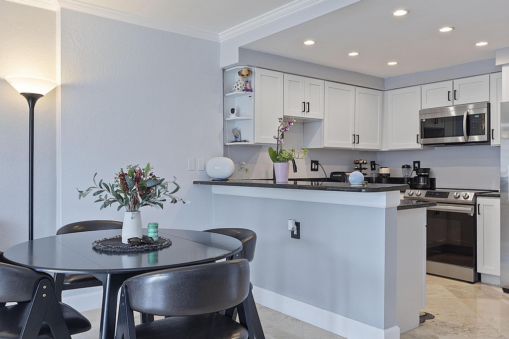 2900 Ne 30th Street - Photo 7