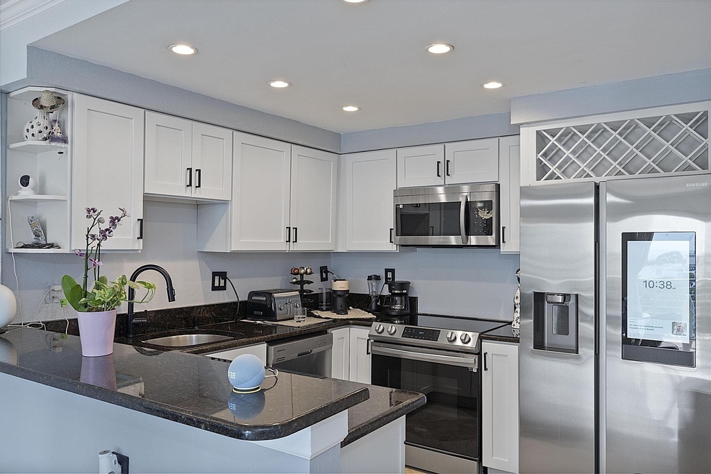 2900 Ne 30th Street - Photo 4