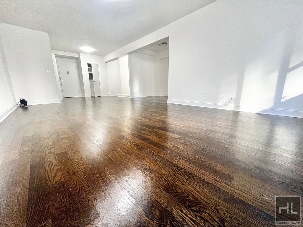East 57th Street - Photo 0