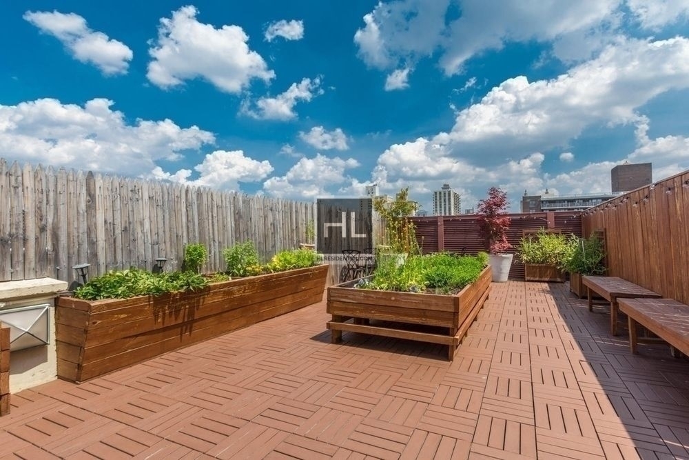 West 91st Street - Photo 2