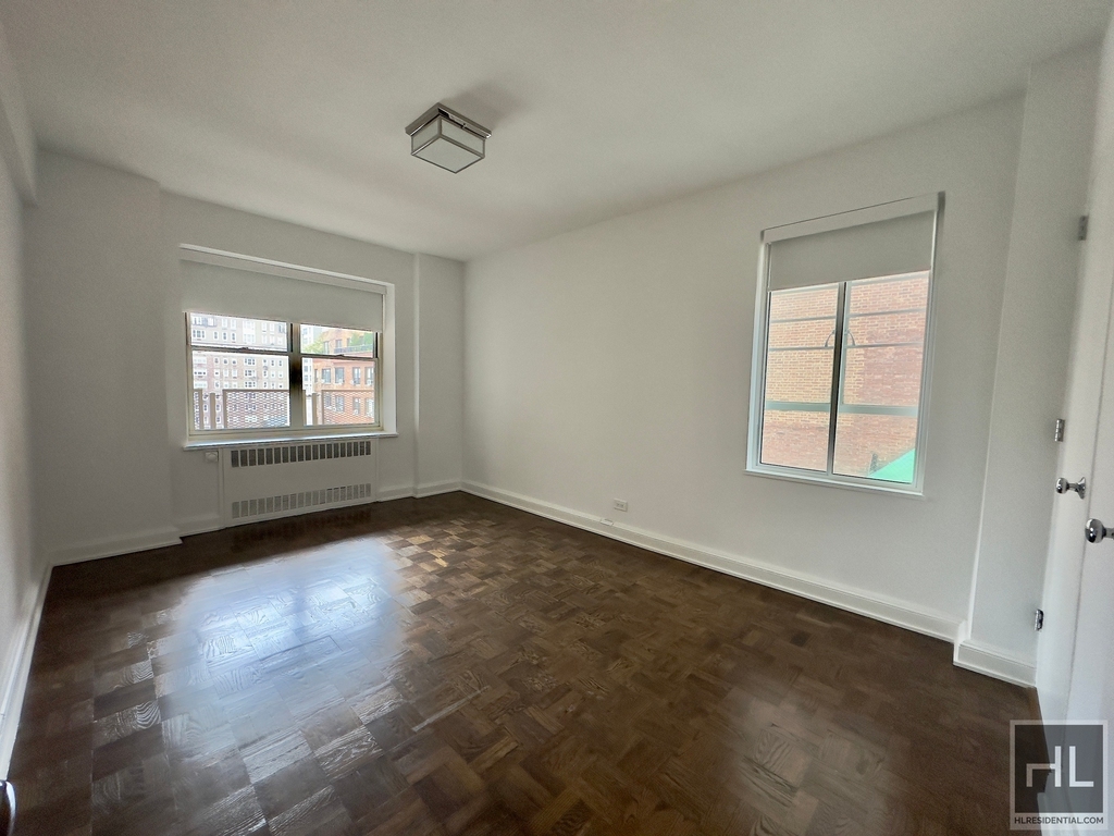 Park Avenue - Photo 1