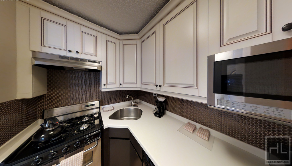 East 57th Street - Photo 0