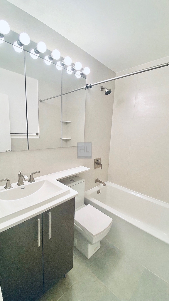 Park Avenue South - Photo 2
