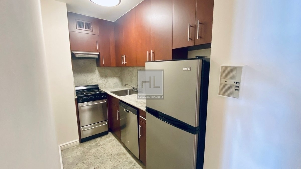Park Avenue South - Photo 4