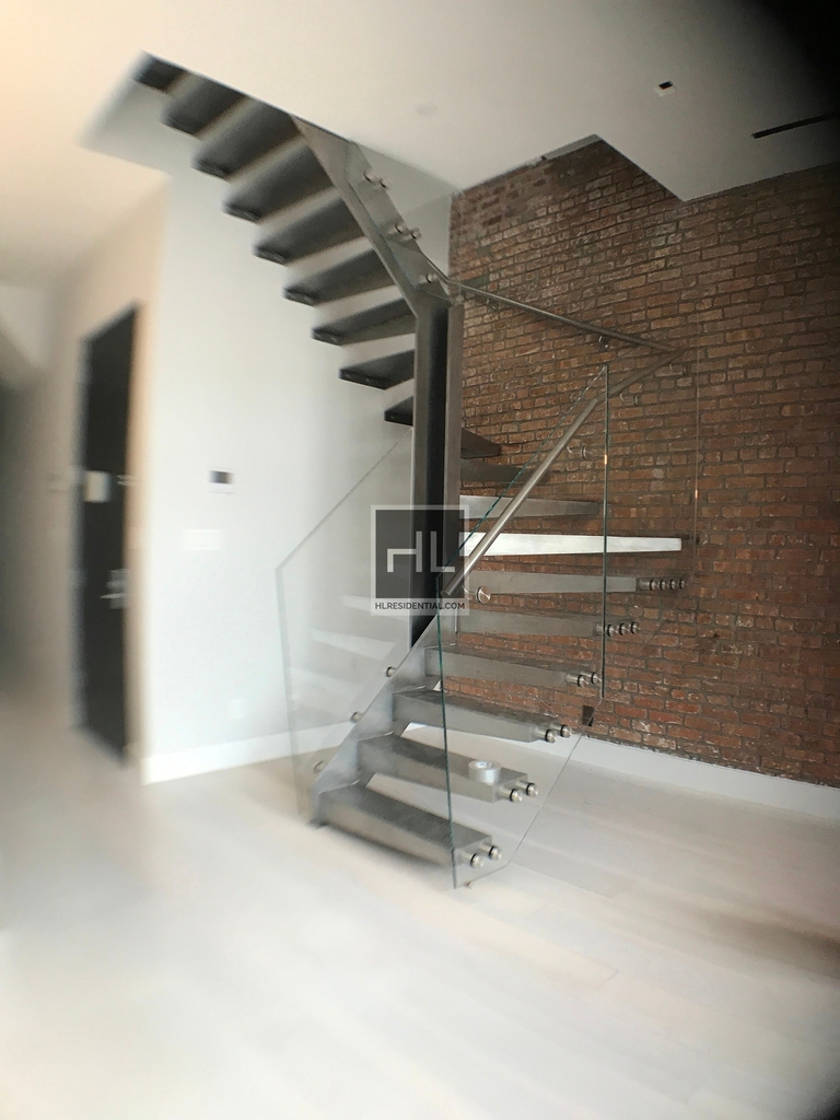Bowery - Photo 5