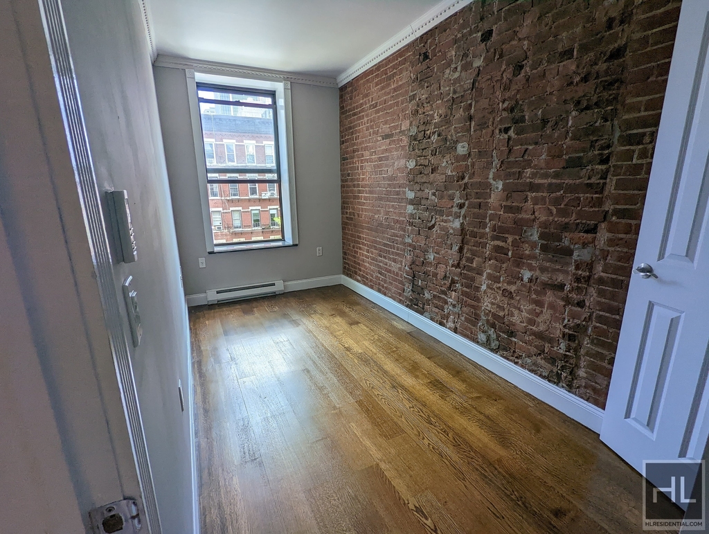 9 Avenue - Photo 0