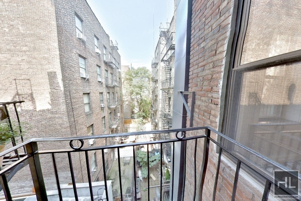 9 Avenue - Photo 6