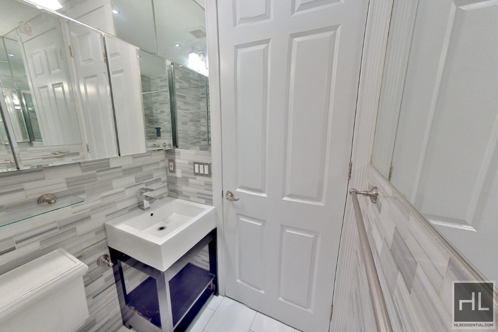 9 Avenue - Photo 4