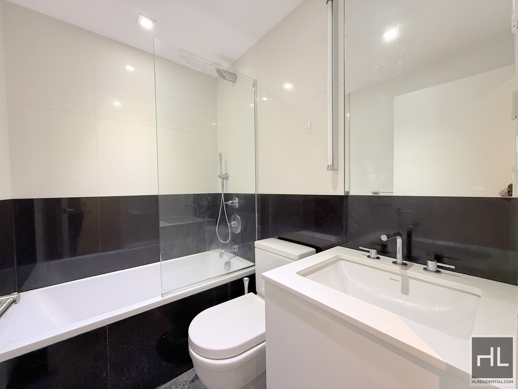 666 West End Avenue - Photo 4