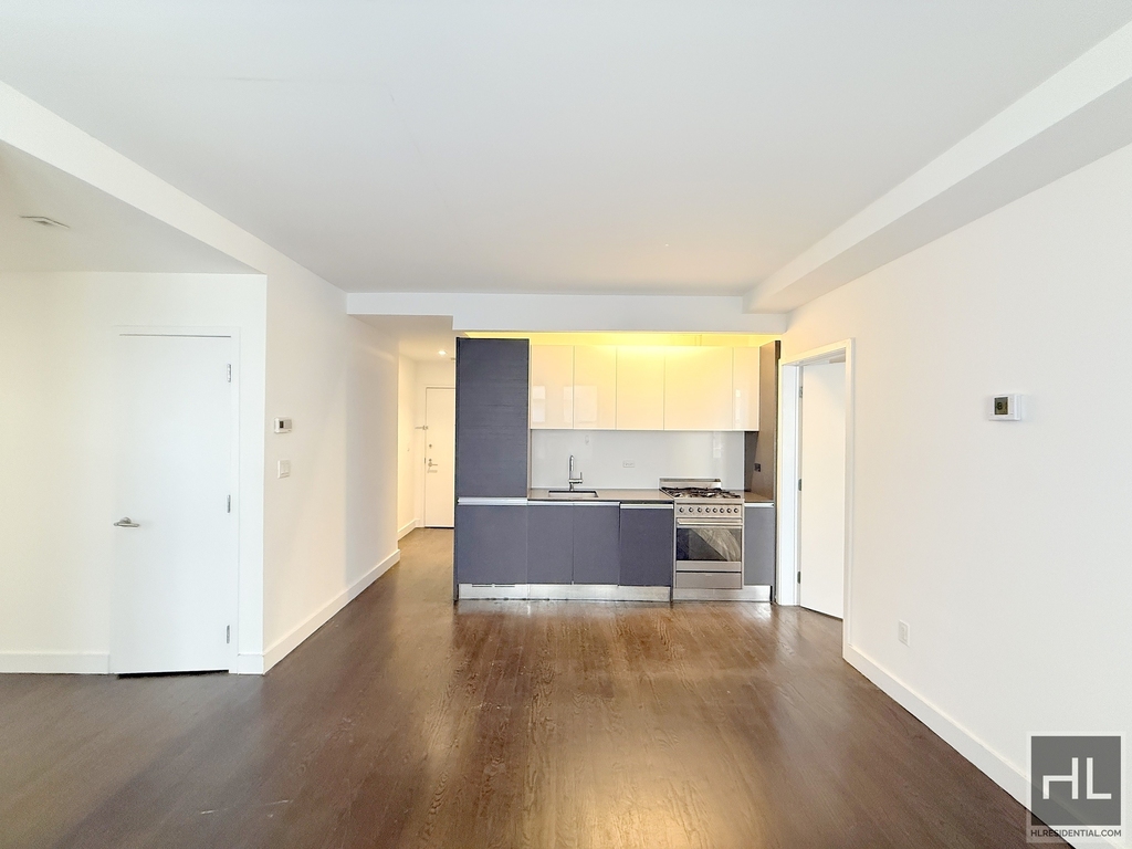 666 West End Avenue - Photo 1