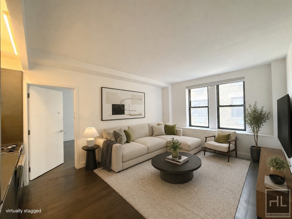 666 West End Avenue - Photo 0