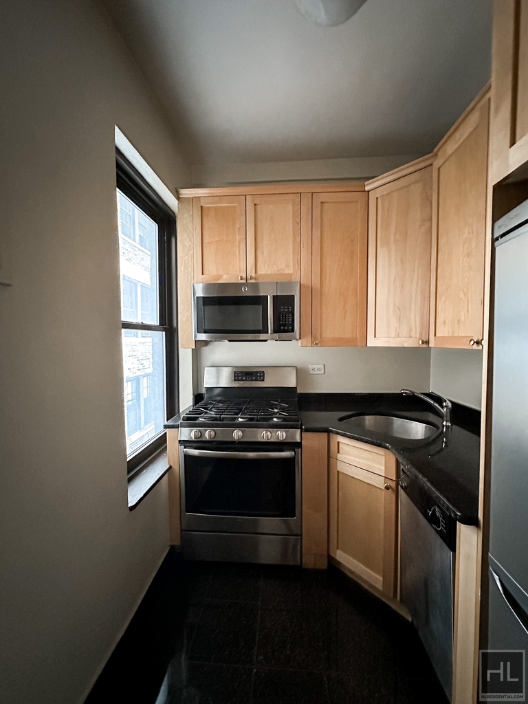 Second Avenue - Photo 1