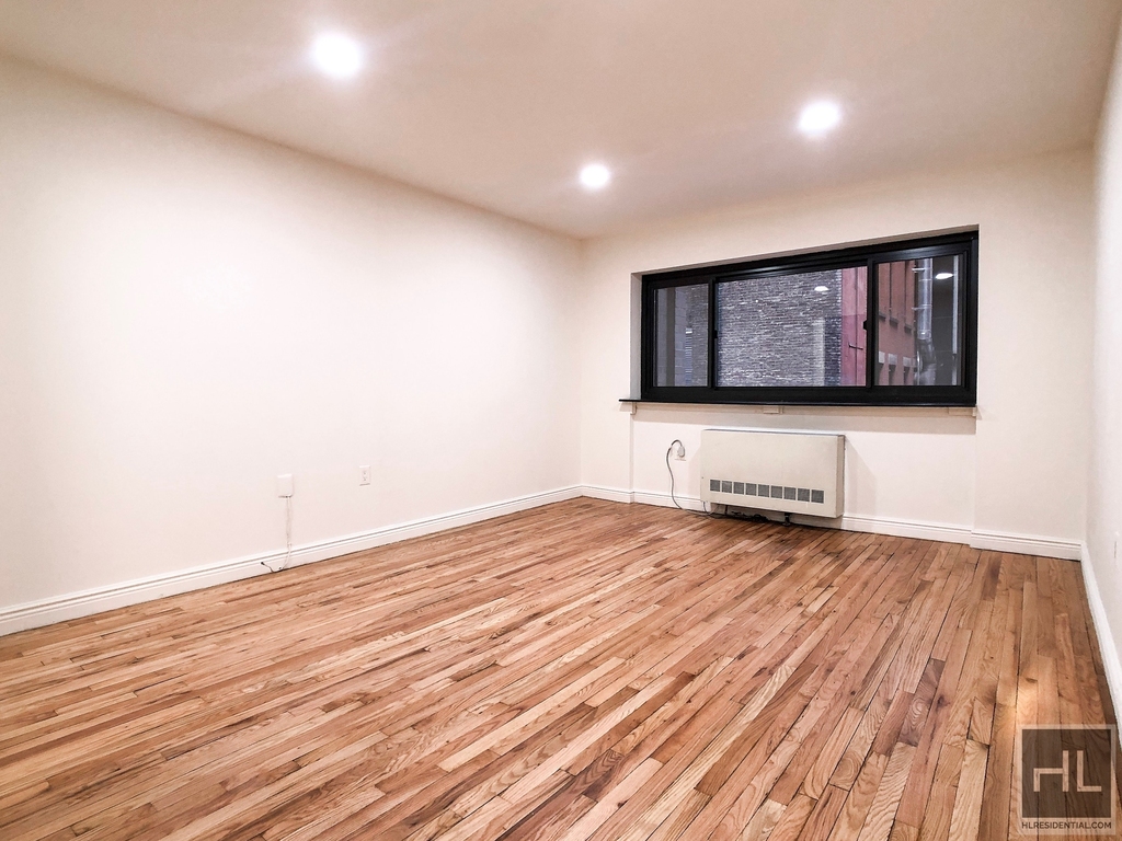 Park Avenue South - Photo 1