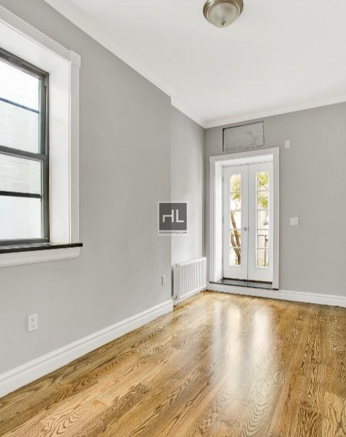 West 50 Street - Photo 4