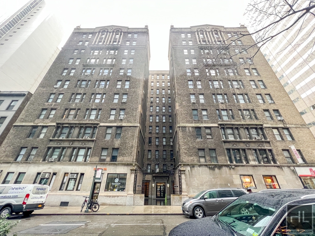East 46 Street - Photo 7