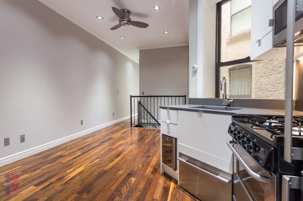 West 103rd Street - Photo 2