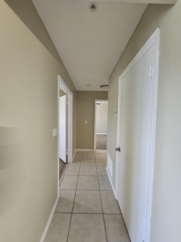 2307 N Congress Avenue - Photo 2