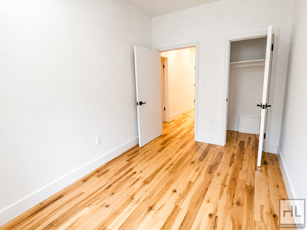 West 150 Street - Photo 4