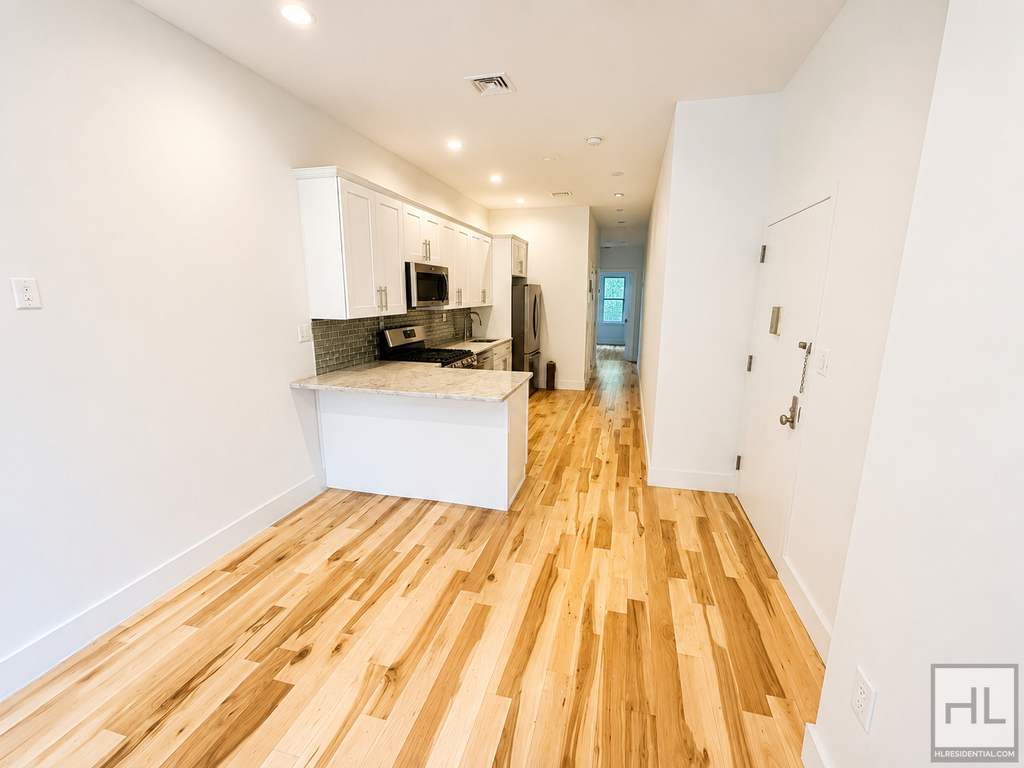 West 150 Street - Photo 1