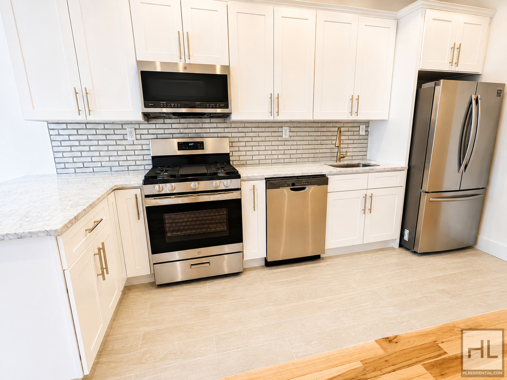 West 150 Street - Photo 7