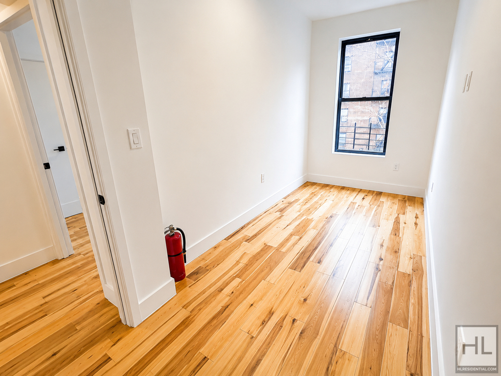 West 150 Street - Photo 6