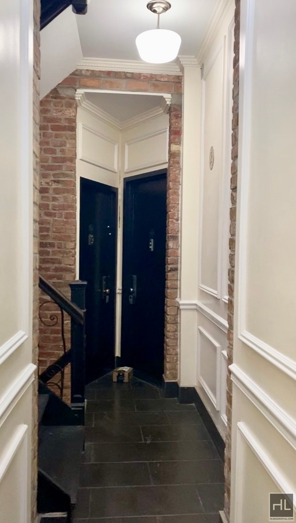 Avenue B - Photo 14