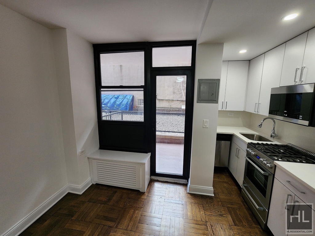 East 35 Street - Photo 2