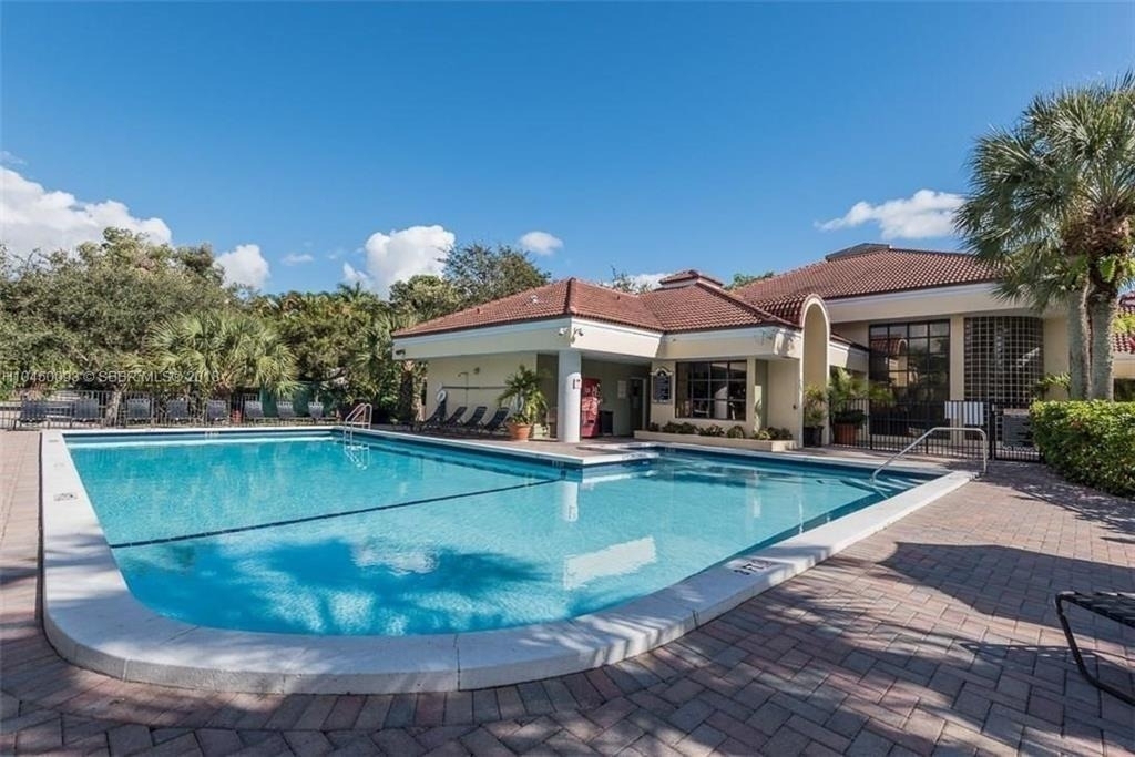 2445 Sw 18th - Photo 9