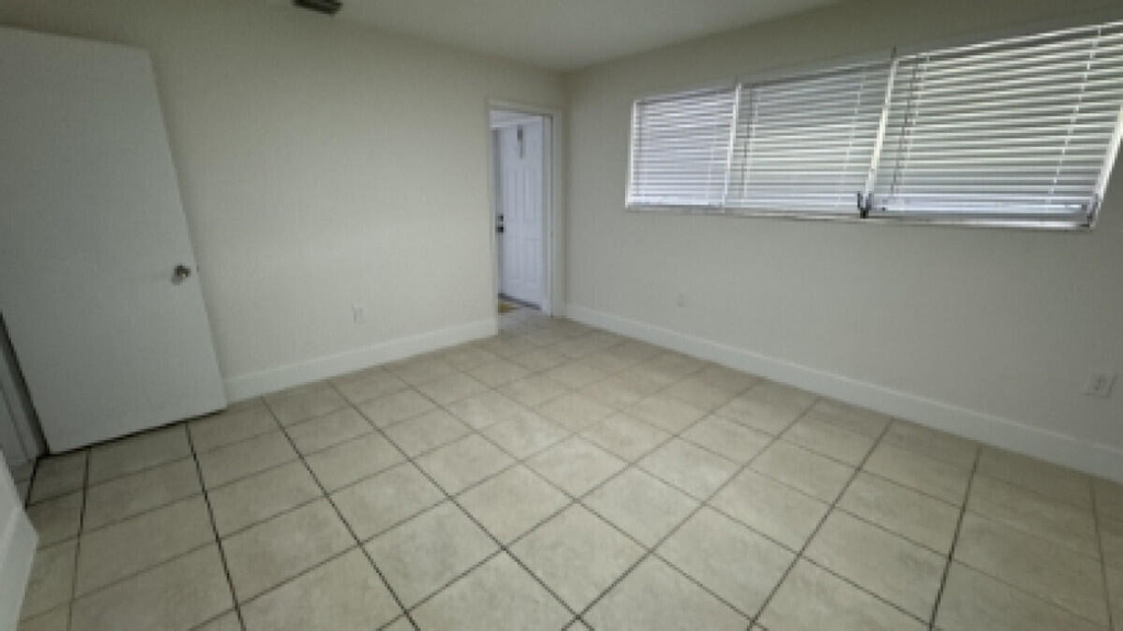 842 S 63rd Avenue - Photo 4
