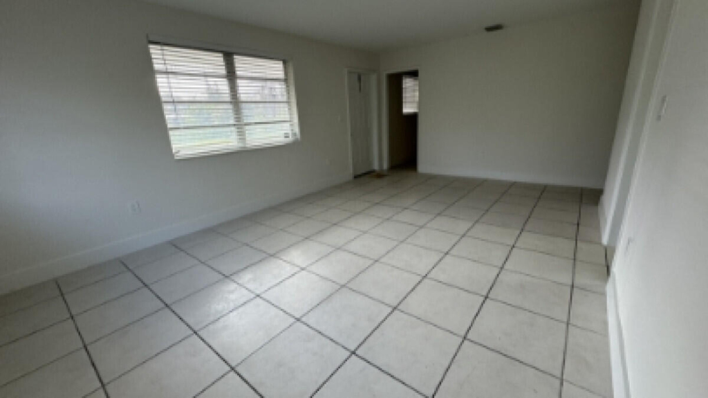 842 S 63rd Avenue - Photo 10