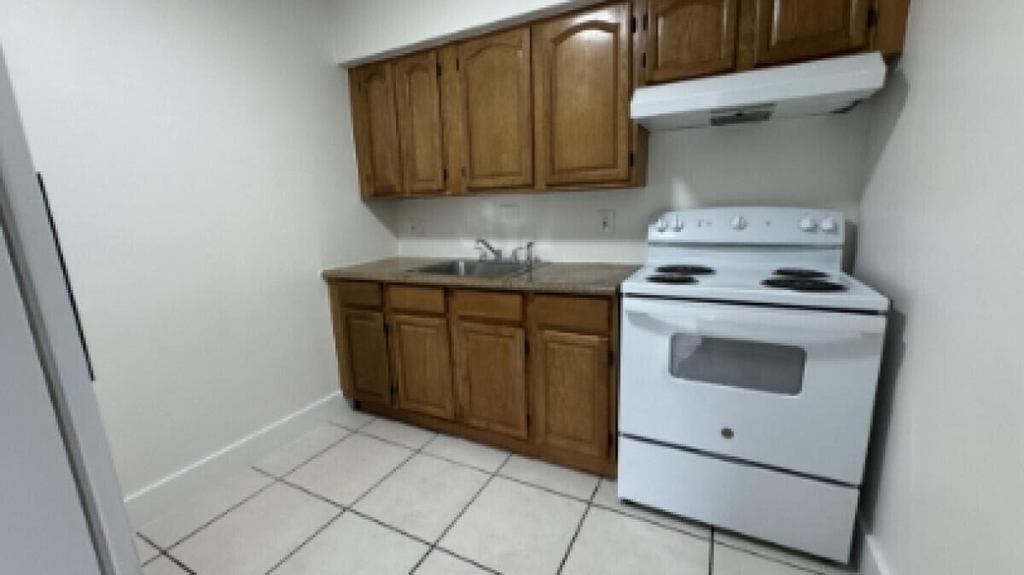 842 S 63rd Avenue - Photo 11