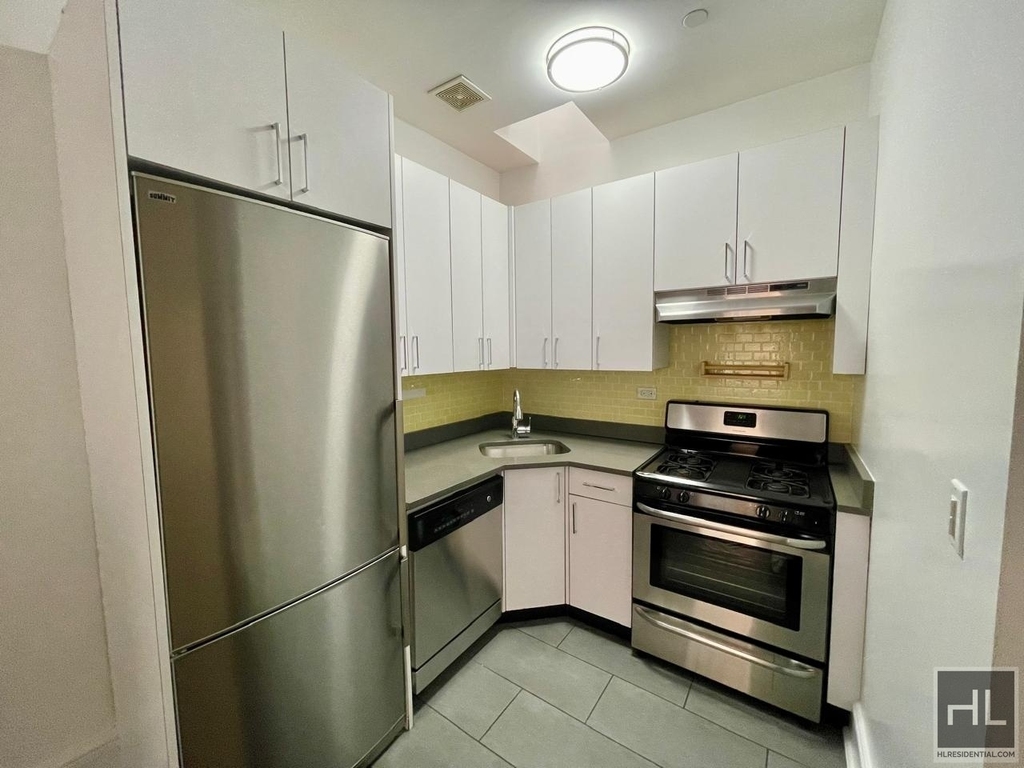 East 80th Street - Photo 1