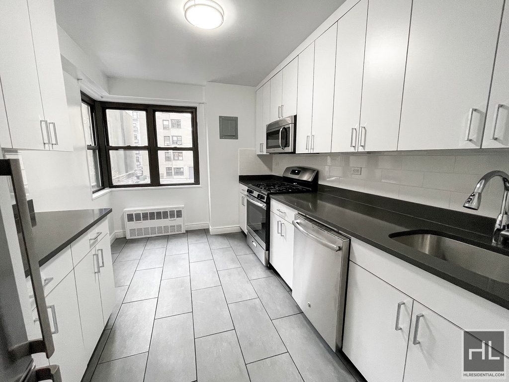 East 89th Street - Photo 0