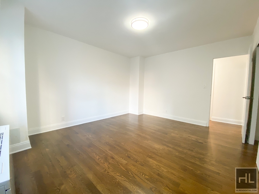 East 89th Street - Photo 2