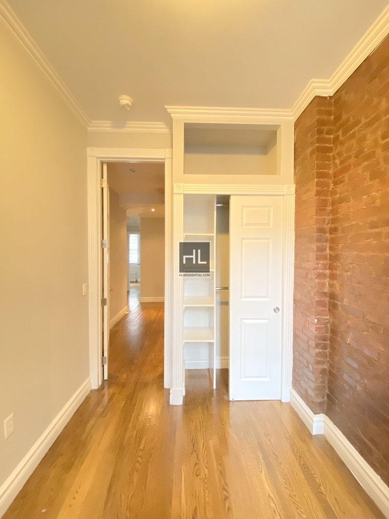 East 13th Street - Photo 4