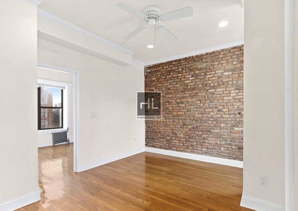 East 13th Street - Photo 3
