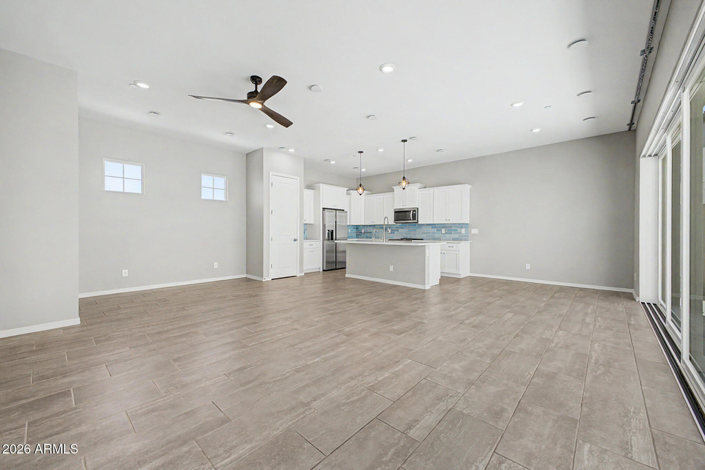 291 E Markwood Drive - Photo 2