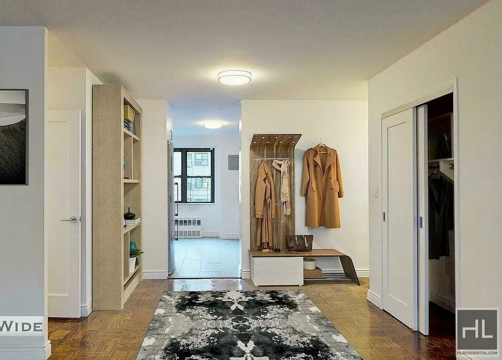 E 89 St - Photo 2