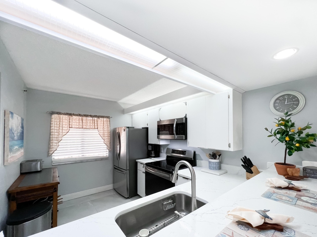 301 Ocean Bluffs Boulevard - Photo 3