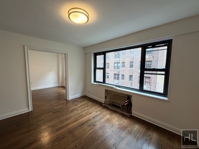 East 56 Street - Photo 1