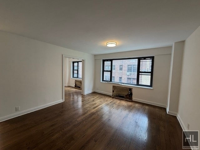 East 56 Street - Photo 0