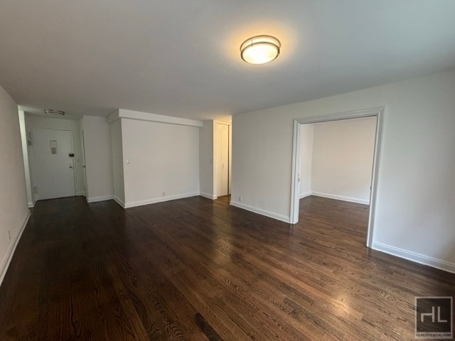 East 56 Street - Photo 2