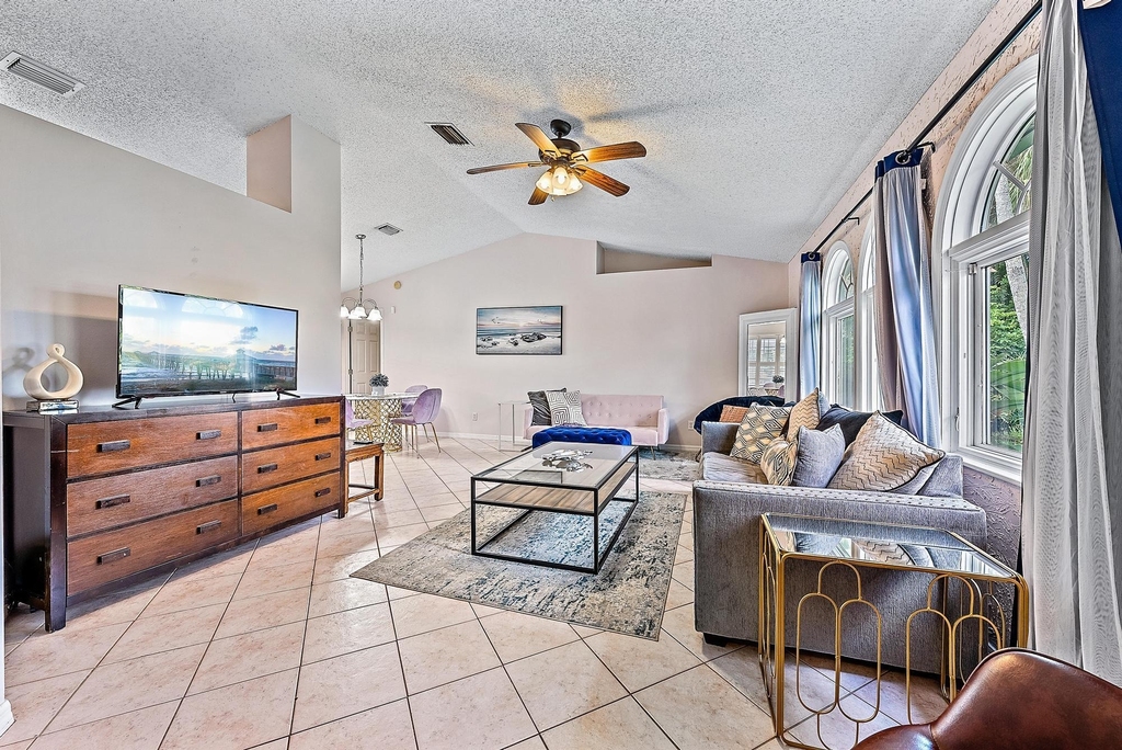 414 Sw Lairo Avenue - Photo 5