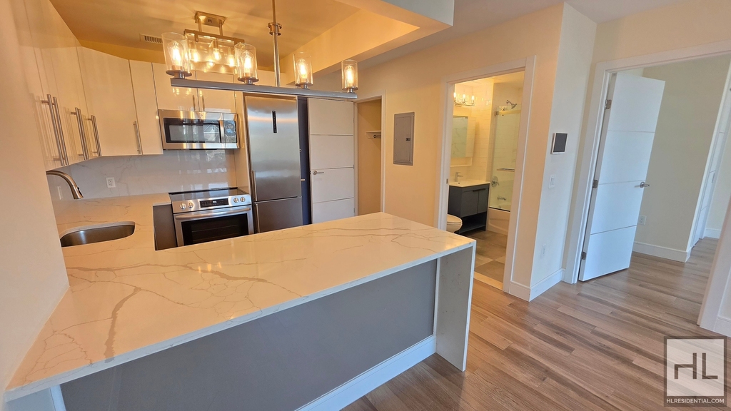 103-14 Northern Boulevard - Photo 2