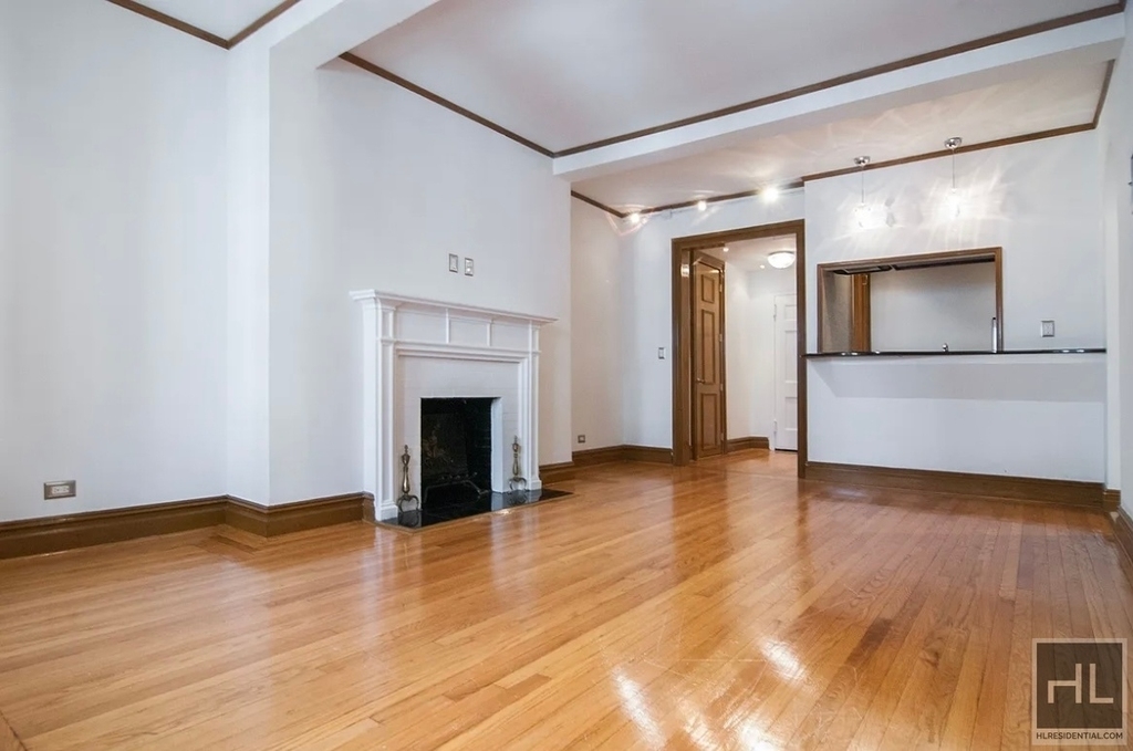 West 58th Street - Photo 1