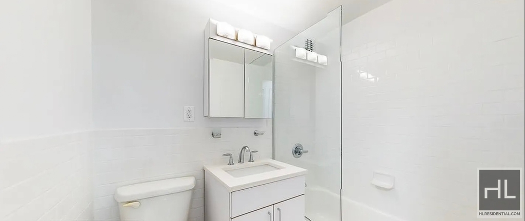East 69 Street - Photo 1