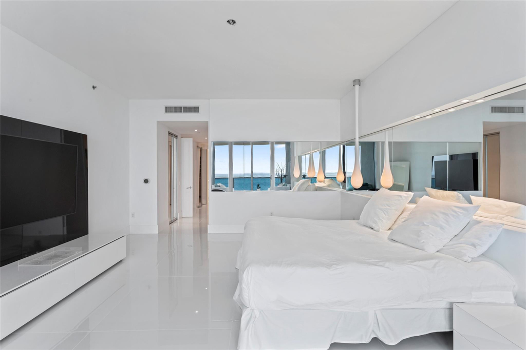 5959 Collins Avenue - Photo 35