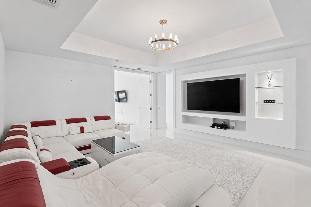 5959 Collins Avenue - Photo 16