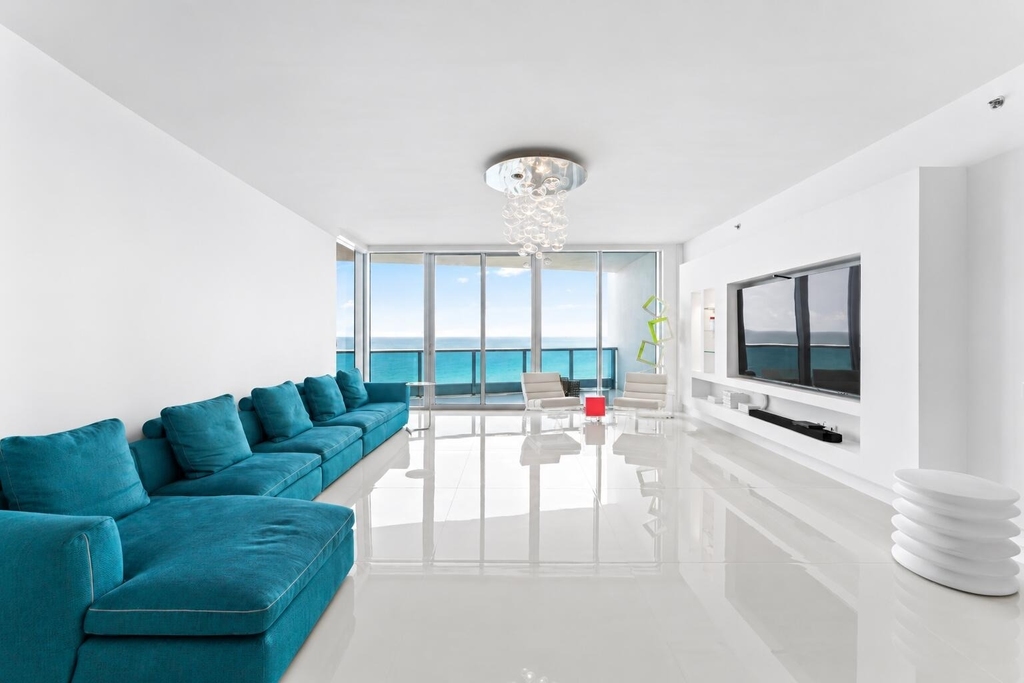 5959 Collins Avenue - Photo 4